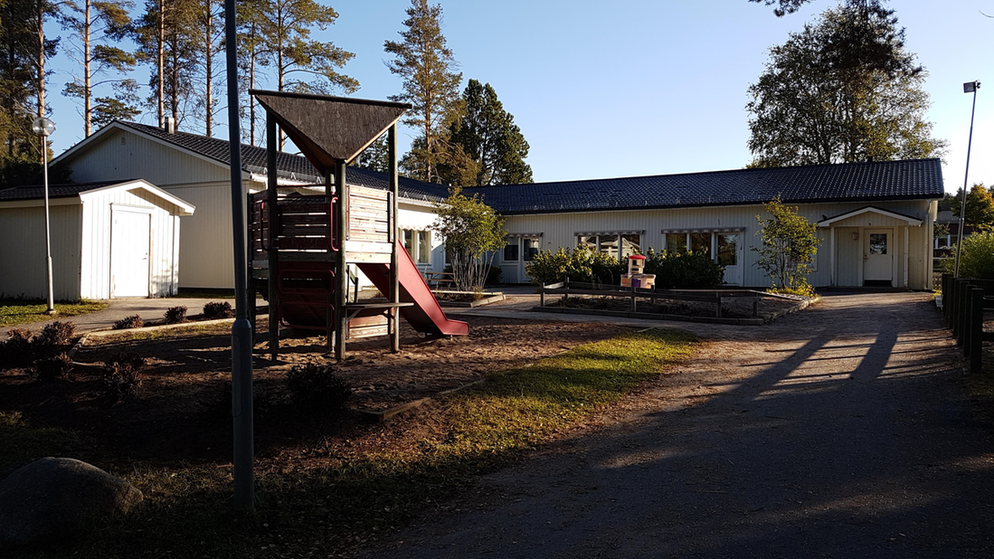 Utomhusmiljö Framnäsvillans förskola, en del av förskolans gård